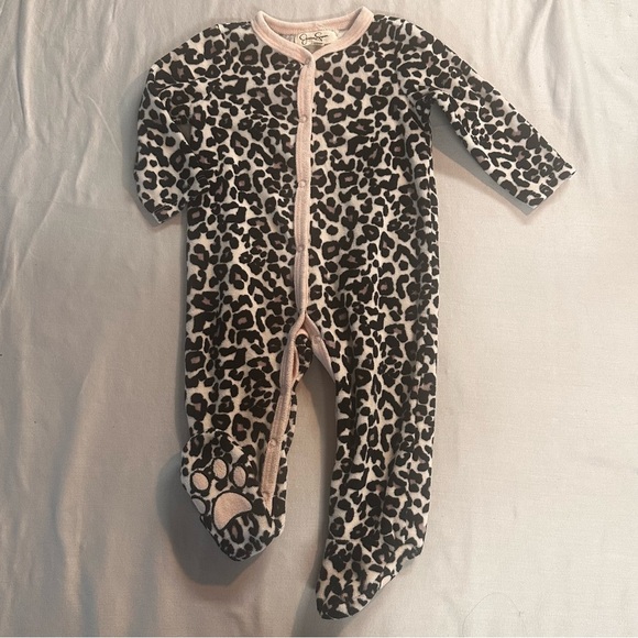 Jessica Simpson Black and Cream Leopard Footie with Pink Trim - Picture 1 of 4